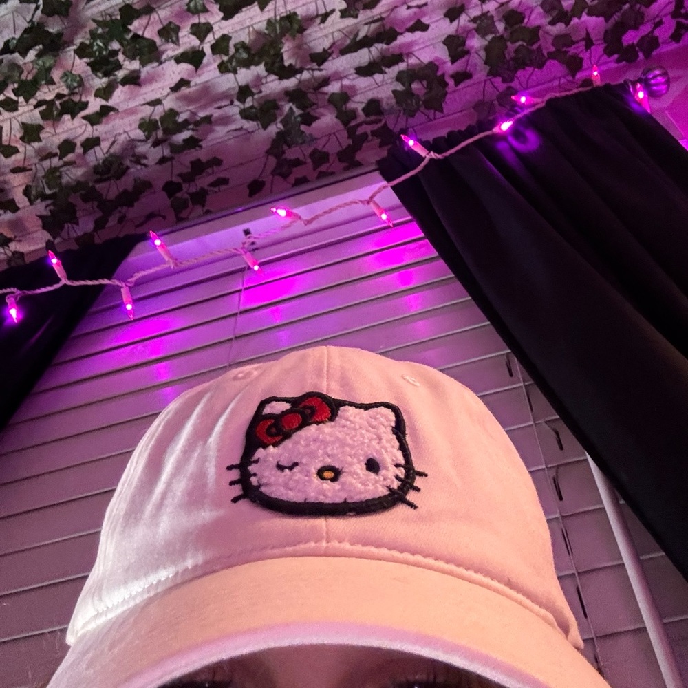hello kitty hat